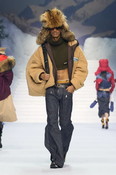 Look 18
